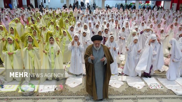 آثار نماز در زندگی مشهود و محسوس است؛ برگزاری جشن تکلیف دانش آموزی