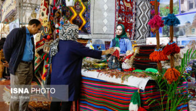 ایجاد بازارهای هنر، سوغات و صنایع دستی به جهت حمایت از بانوان سرپرست خانوار