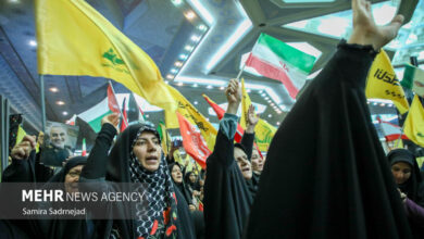 اجتماع مردم تهران همزمان با تشییع شهدای مقاومت