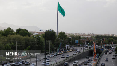اهتزاز پرچم رضوی در همدان