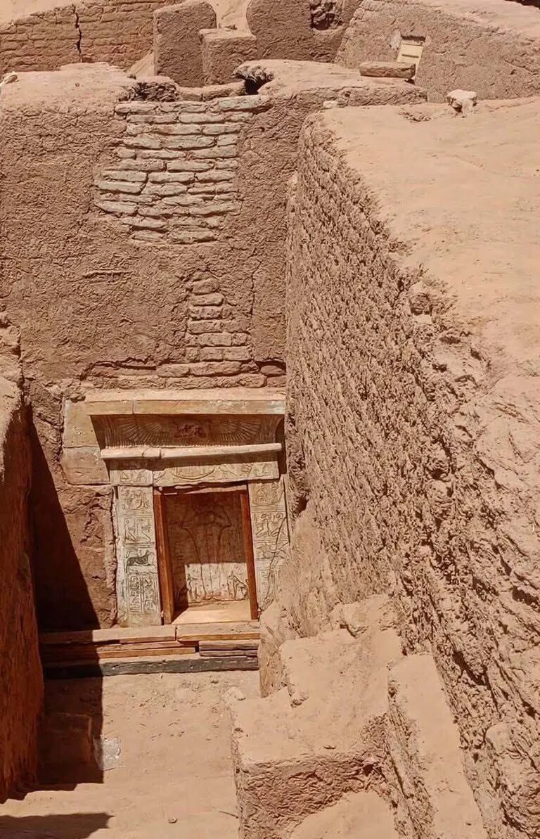 مقبره ۱۷۰۰ساله از دوران روم و کشف تازه باستان‌شناسان در واحه دخله مصر