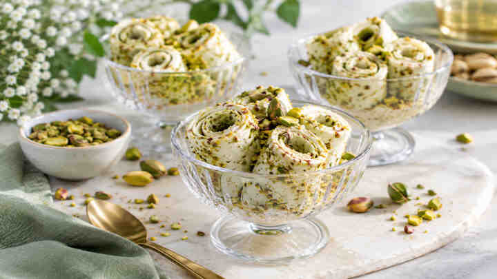 بستنی رولی عربی؛ چگونه مثل یک حرفهای بستنی خانگی درست کنیم؟